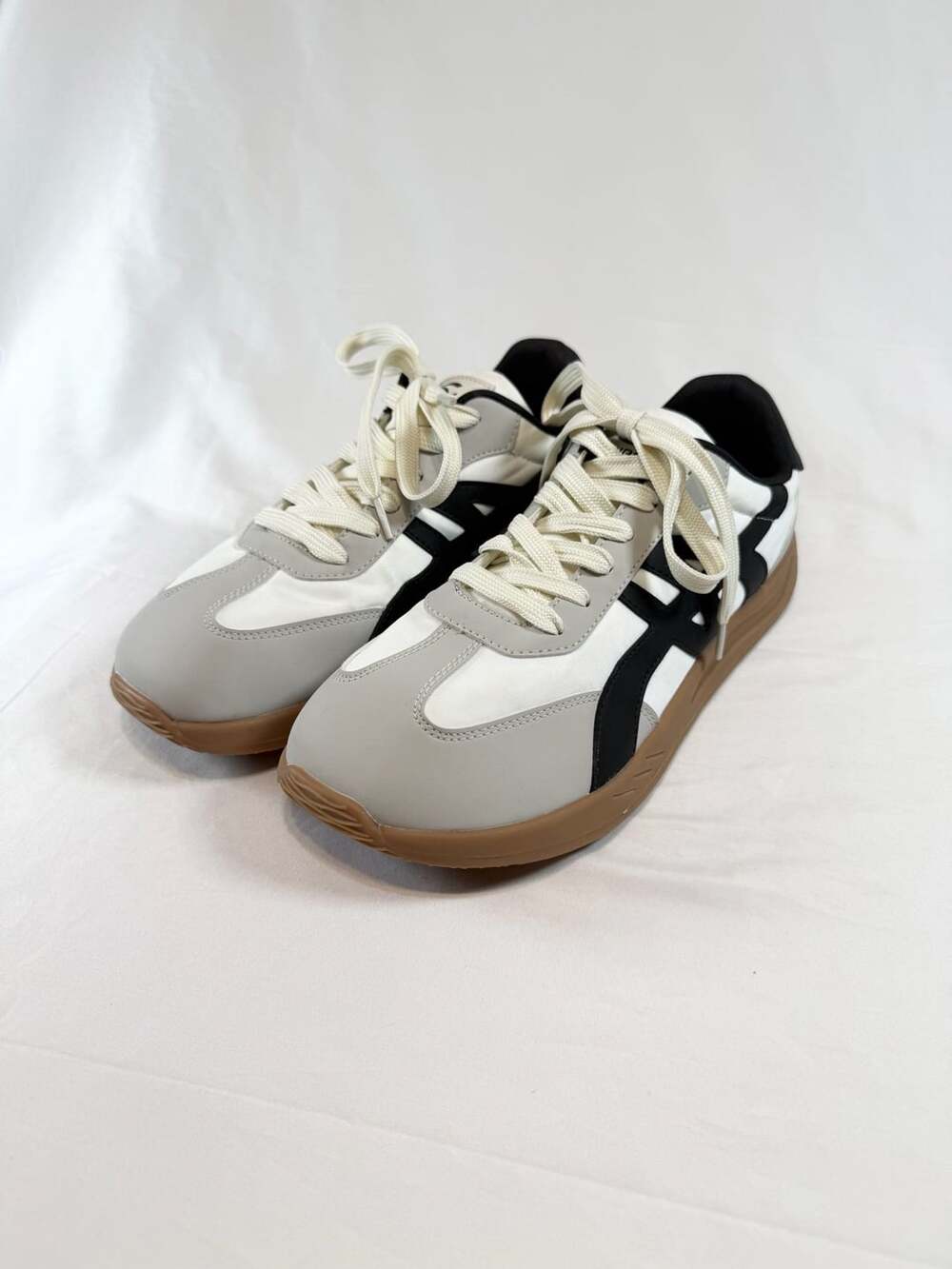 Hobibear Retro Runner Sneakers Men's EU 46 US 12 Unisex Gray White Black Gum Sol